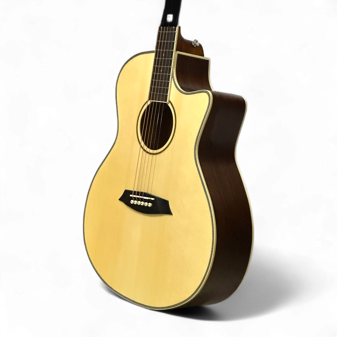 SIRE R2 系列雲杉木吉他外觀